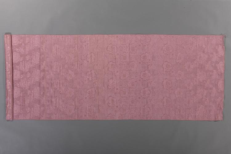 豆沙色牡丹纹花绸