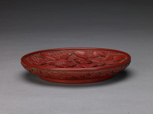 剔红荔枝纹圆盘