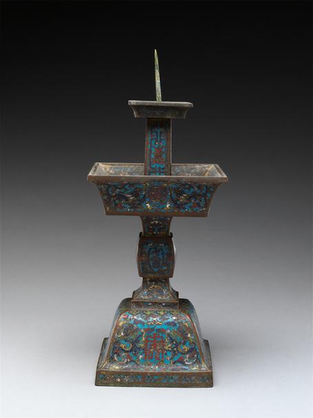 掐丝珐琅五供-双龙捧寿纹烛台