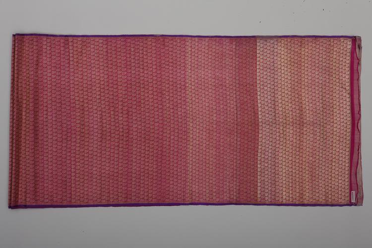 玫瑰紫色地小胡桃纹回回锦