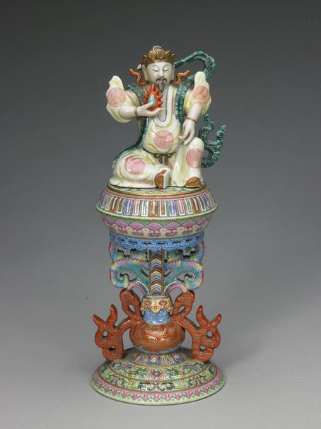 乾隆款绿地粉彩瓷七珍-男宝