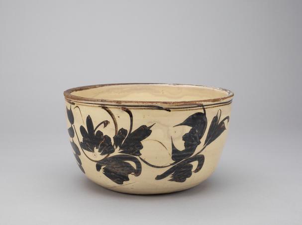 磁州窑白地黑花盆