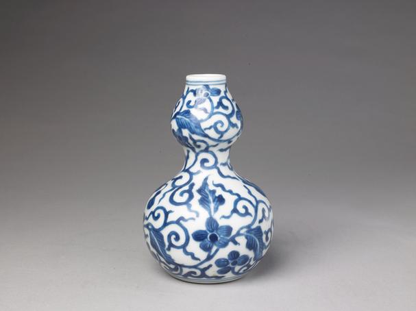 青花缠枝莲纹葫芦瓶