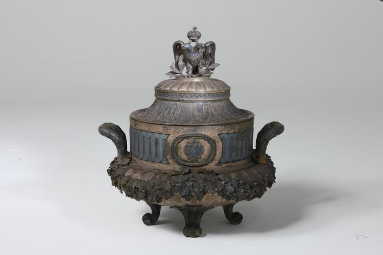 俄国银贴花双耳四足双头鹰盖炉