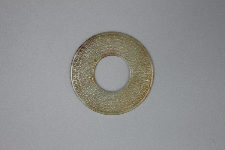 白玉云纹环