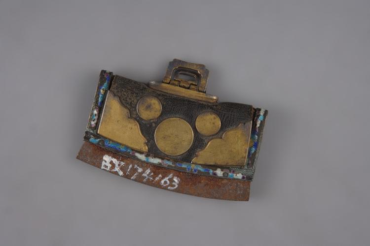 黑色皮嵌银烧蓝荷包式火燫