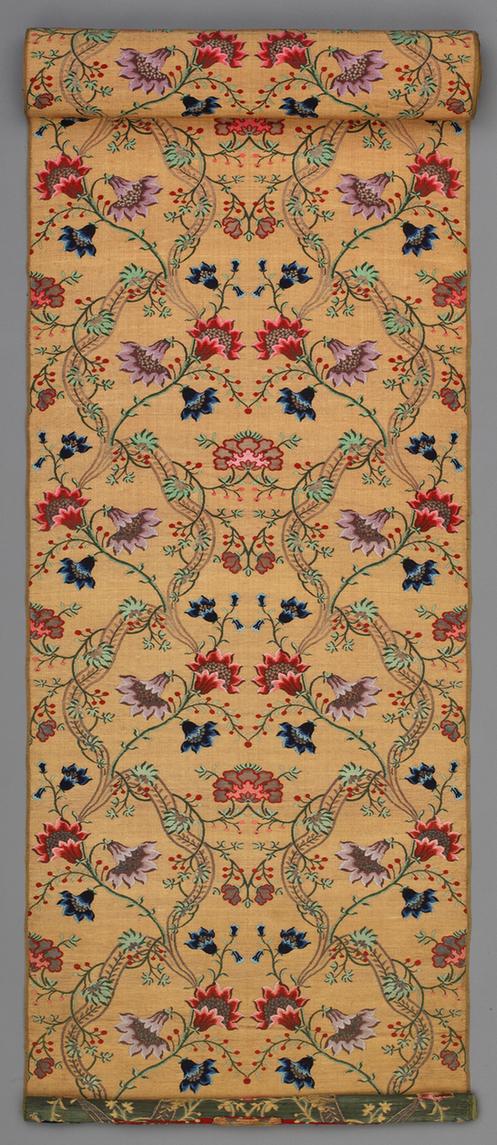 彩色串枝花纹金宝地锦