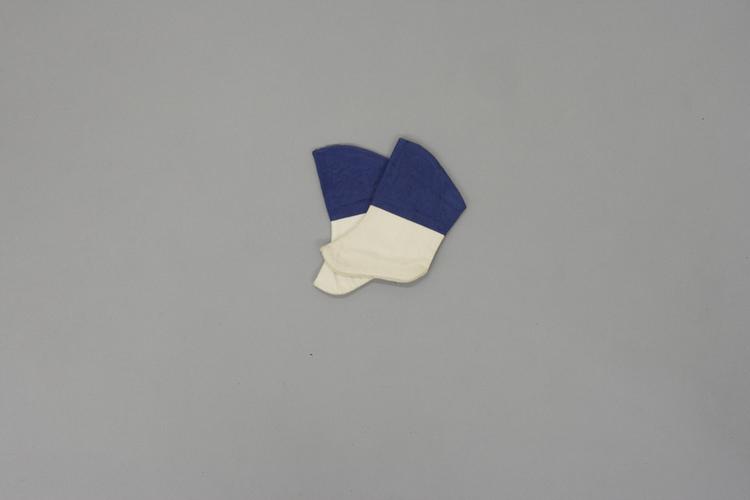 蓝色缎筒白布小夹袜