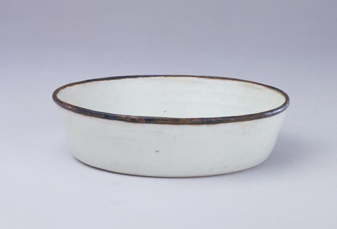 景德镇窑青白釉印花蟠螭纹洗