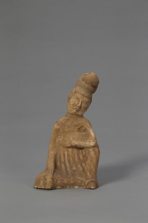 陶画彩女坐俑
