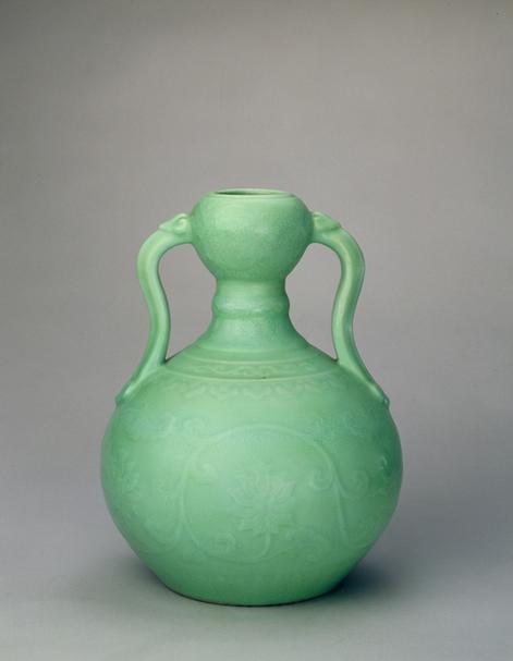 秋葵绿釉如意耳瓶