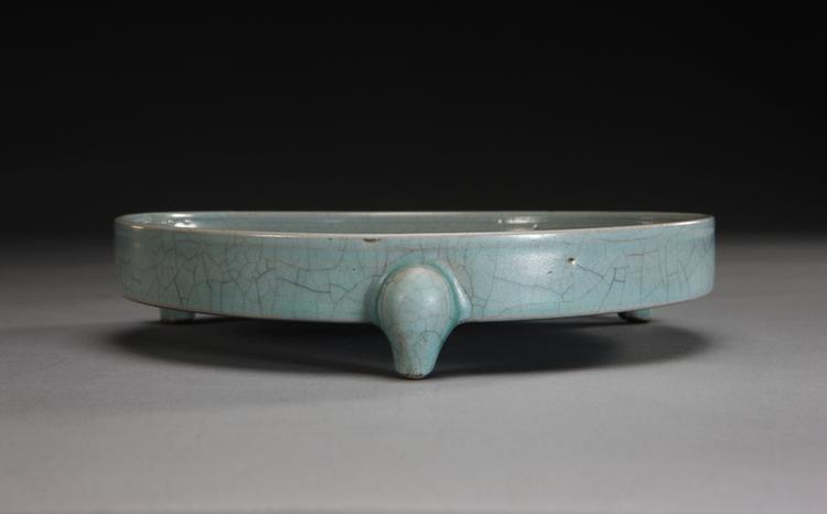 汝窑天青釉三足樽承盘