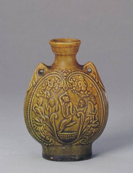 铅褐釉印花人物纹扁瓶