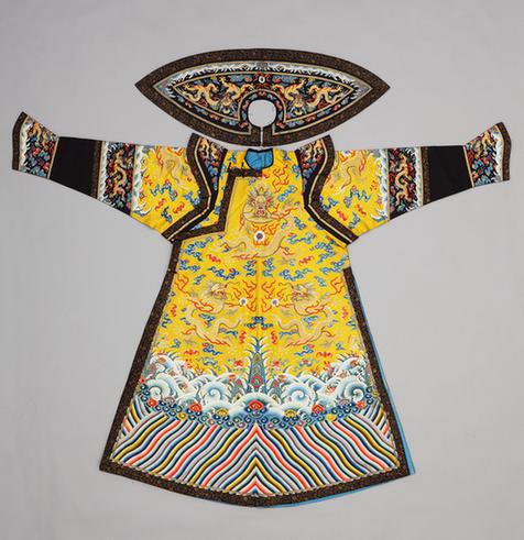 明黄色纱绣彩云金龙纹女夹朝袍