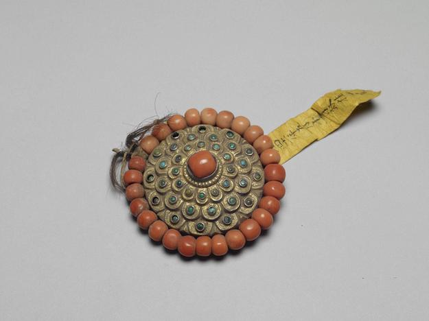 银镶珊瑚松石冠顶