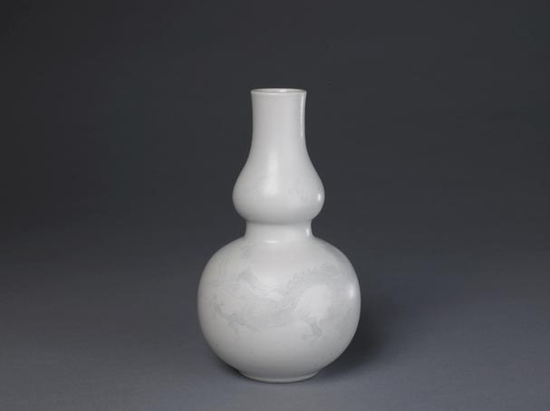 影青龙戏珠纹葫芦式瓶