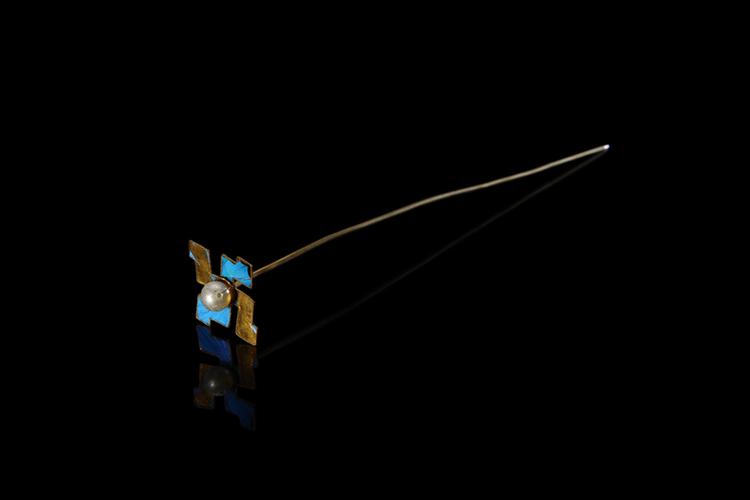 银镀金点翠嵌珠万字纹针