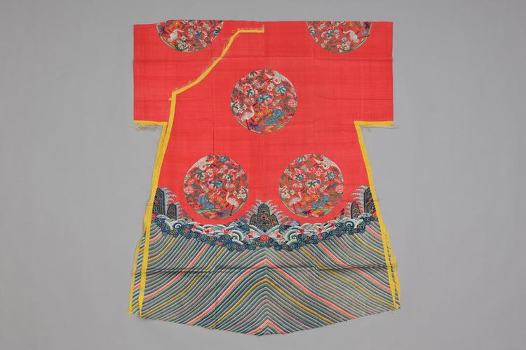 桃红色缂丝团双鹤灵仙祝寿纹袍料