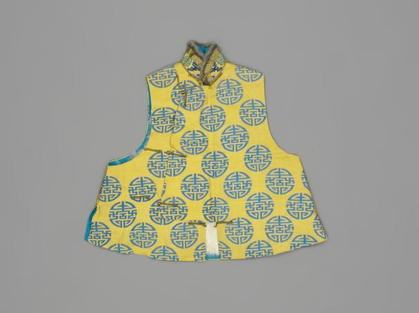 黄色缂丝寿字纹白狐皮琵琶襟坎肩