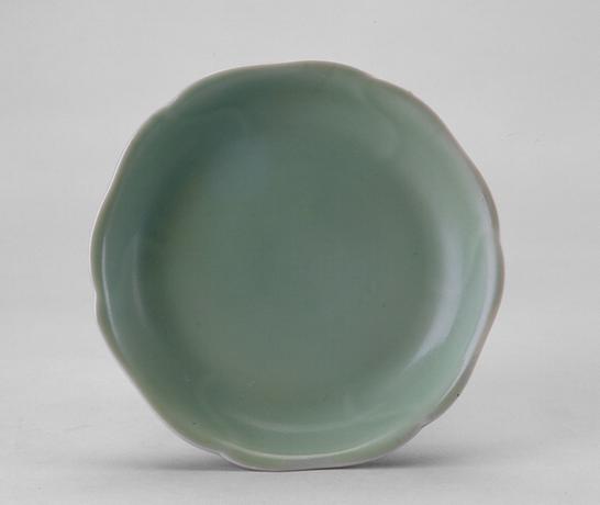 日本冬青地花口盘