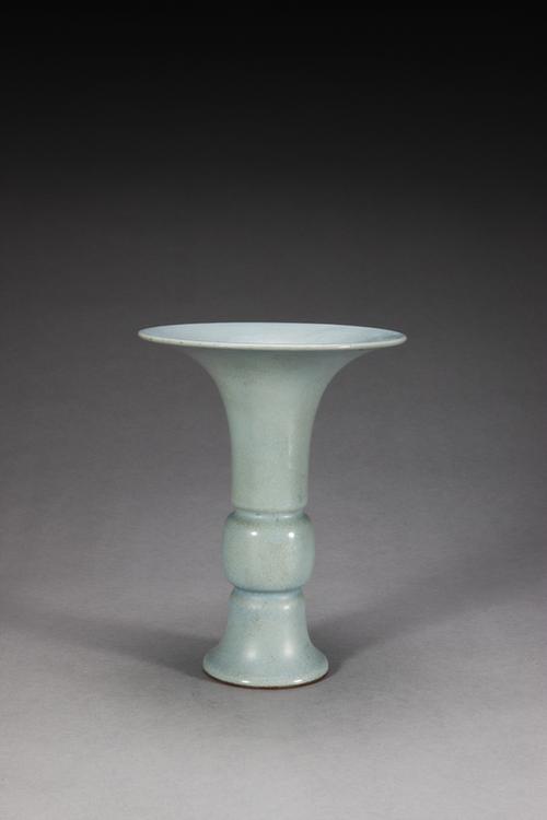 雍正款仿汝釉花觚