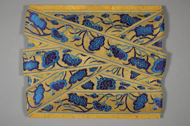 金地三蓝牡丹纹绦