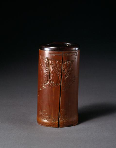 两之款竹雕赤壁图笔筒