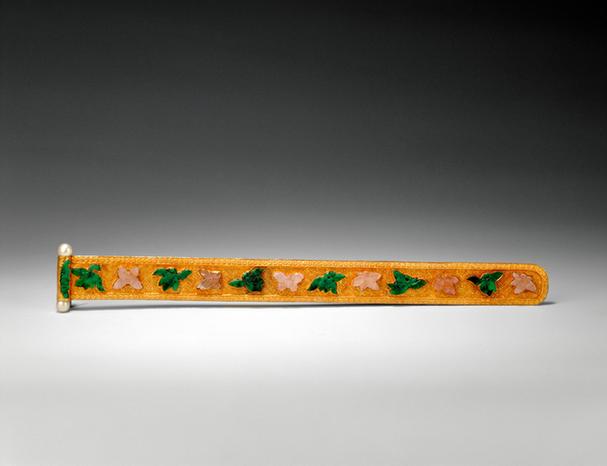 金錾花嵌珠宝扁方