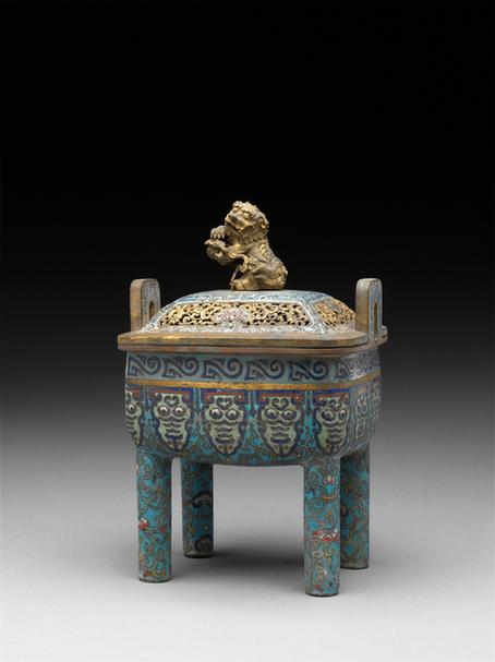 掐丝珐琅蝉纹双耳四足方盖炉