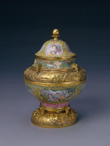 乾隆款画珐琅人物图盖罐