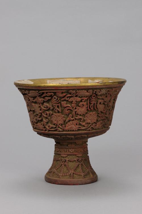 剔红梵文缠枝莲纹铜里碗