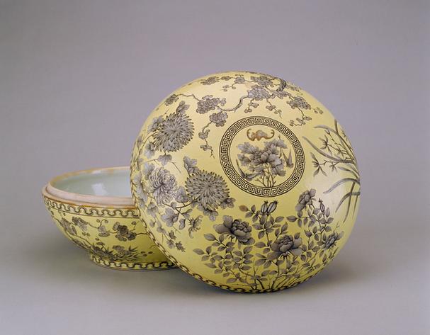 黄地墨彩花卉纹盖盒