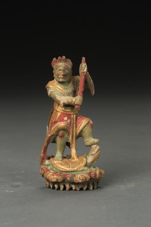 木雕彩绘持物怪人立像