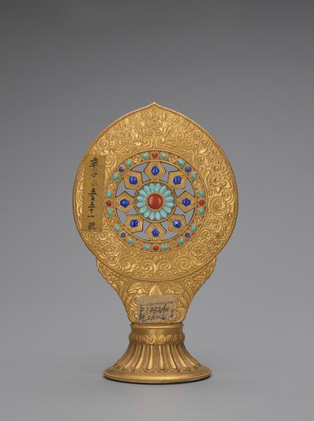乾隆款金釉五彩瓷法轮
