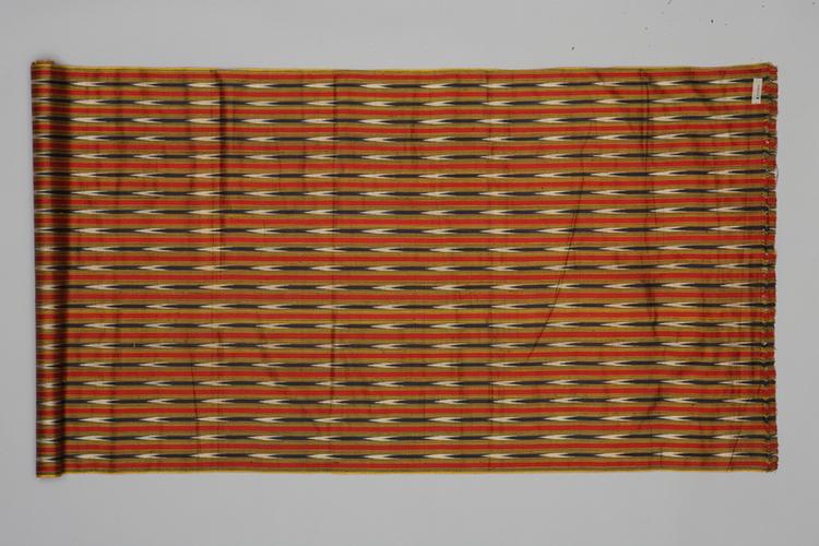 紫红色栏杆纹回回锦