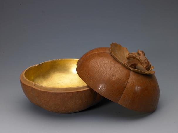 文竹金漆里柿子式盒