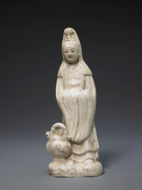 白釉瓷鱼篮观音菩萨立像