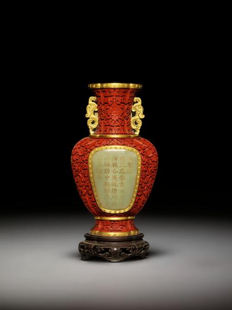 剔红缠枝莲纹开光御制诗铜兽耳壁瓶