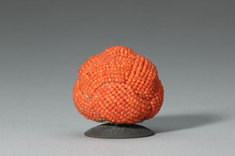 珊瑚珠盘花帽顶