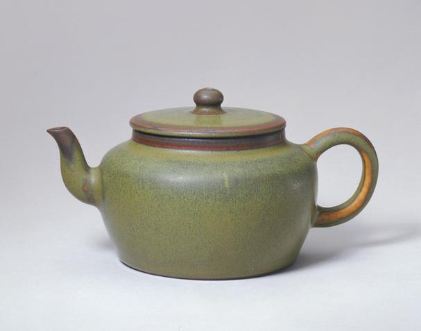 茶叶末釉壶