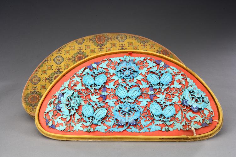 点翠瓜蝶纹头面