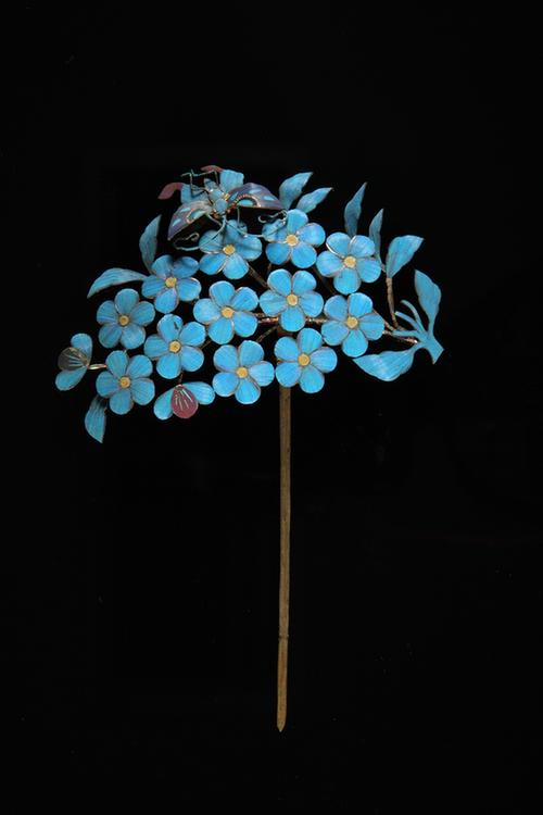 点翠花卉鸟蝶纹头花