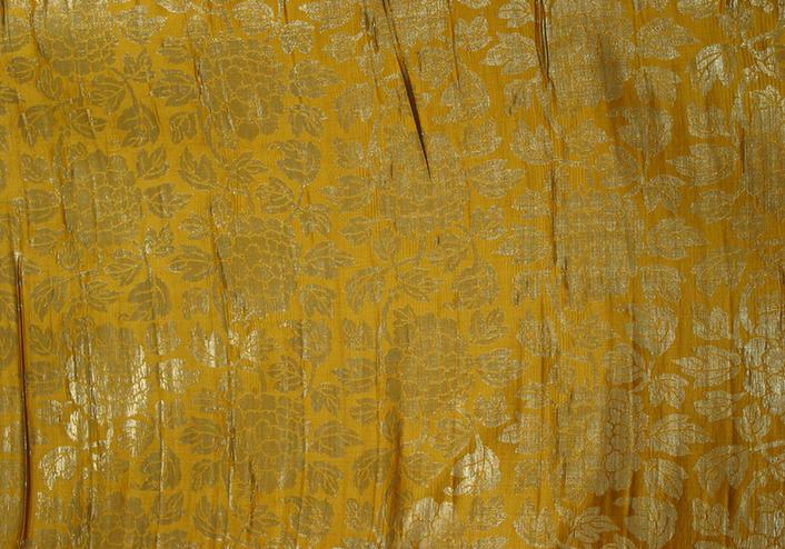 鹅黄色牡丹纹织金缎