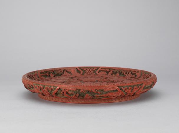 乾隆款剔彩寿春图圆盘