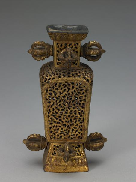 铁镀金镂空六方杵耳瓶