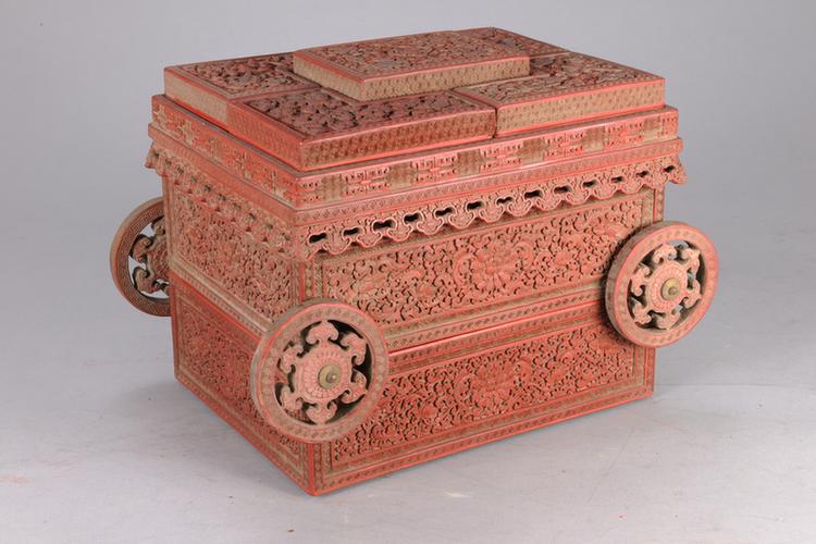 剔彩暗八仙纹车式套盒