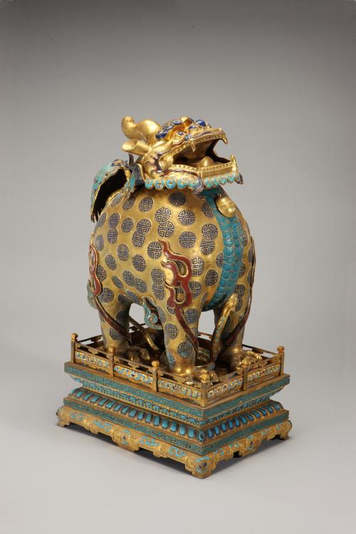 掐丝珐琅寿字螭纹连座甪端香熏