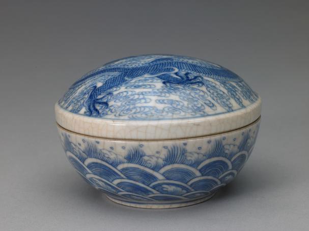 宣德款青花海水云龙纹印泥盒