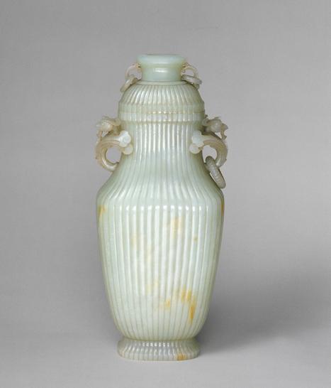 青玉条纹天鸡耳活环扁盖瓶