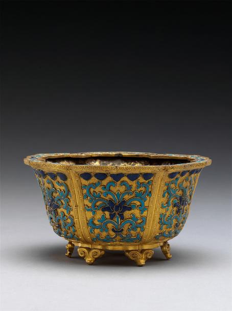 铜烧蓝菱花式花盆